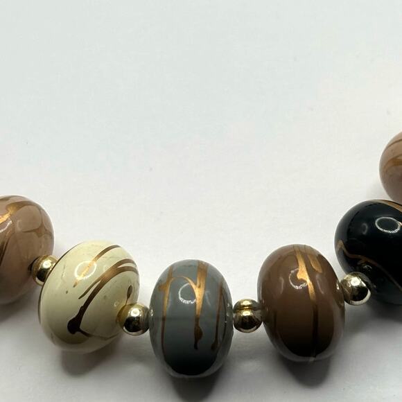 Cream & Gold Beaded Necklace - Picture 2 of 3